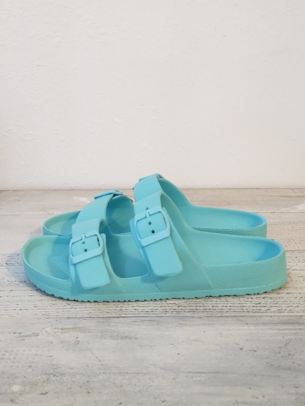 Shade & Shore Turquoise Sandals women's size 9 very good condition